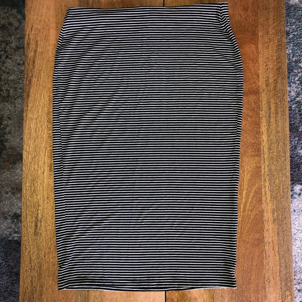 Old Navy Pencil Skirt